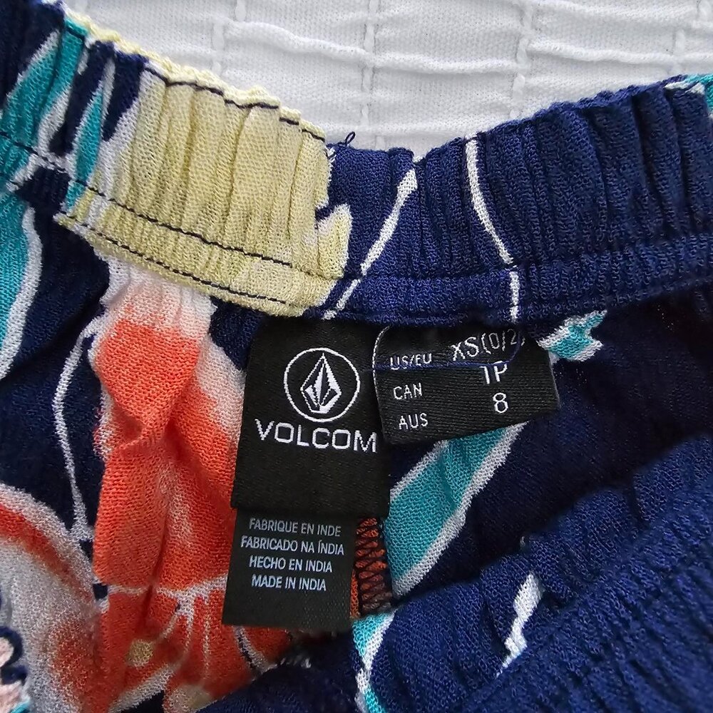 Volcom Cocoanut Hut Short - Picture 3 of 6